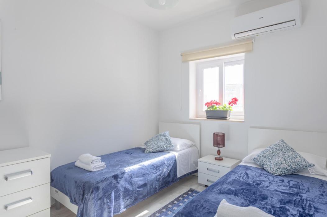 F3 Room 2, Private Room Two Single Beds Shared Bathroom Msida Kültér fotó