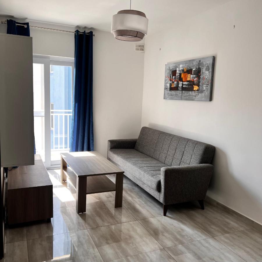 F3 Room 2, Private Room Two Single Beds Shared Bathroom Msida Kültér fotó